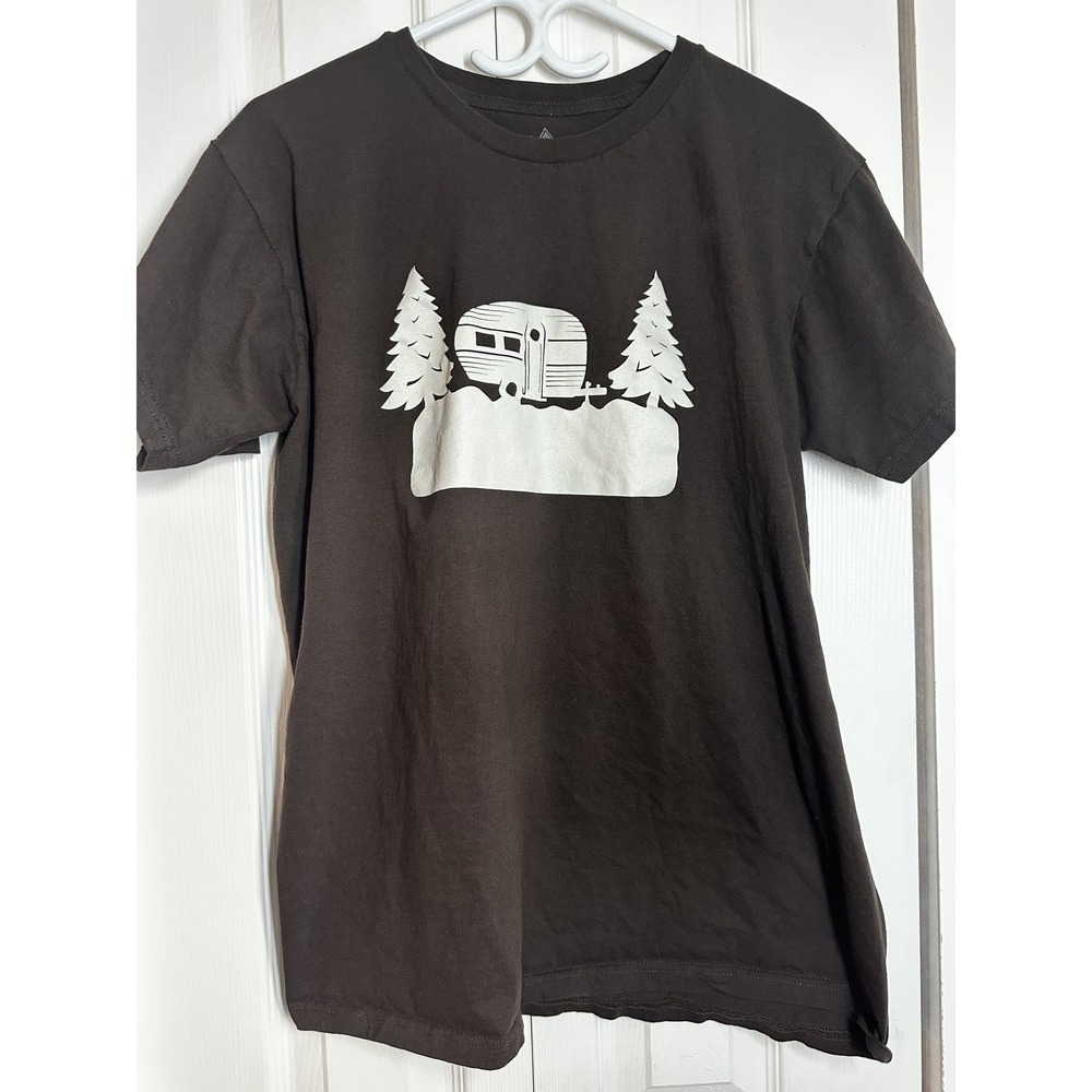 1867 Graphic T-Shirt Mens Large Brown Excellent Camper Trees Nature Cotton Tee